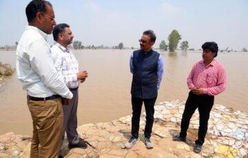 MP Dr. Ashok Kumar Mittal Visits Flood Hit Shahkot Area To Honour Volunteers